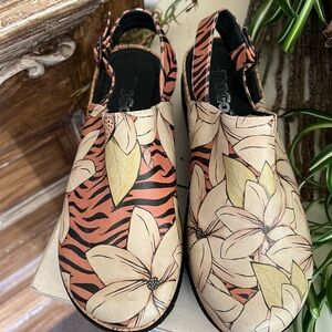DOGO Floral and Animal Print Women's‎ Clog Shoes -size 37/ US 6.5